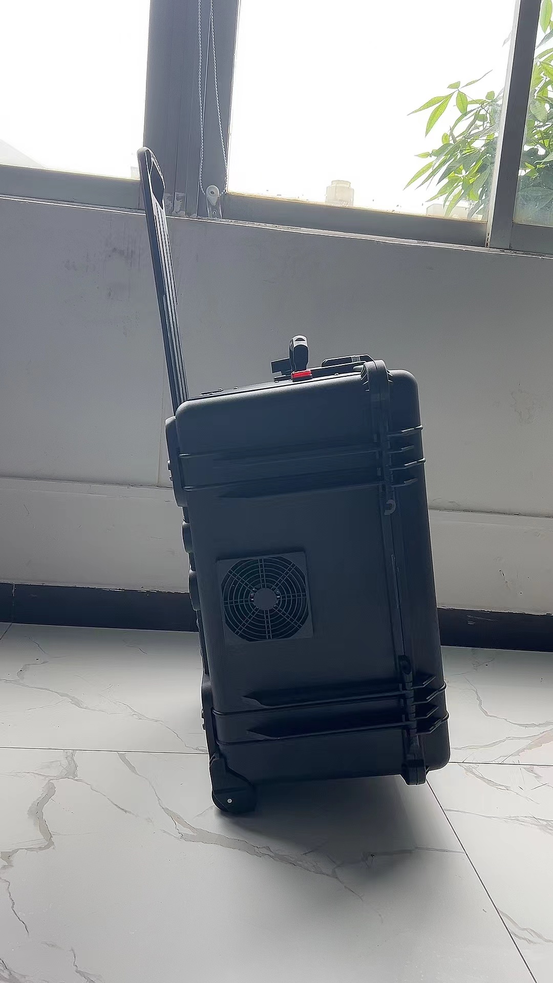 新兴镇手拉箱型移动通信干扰器